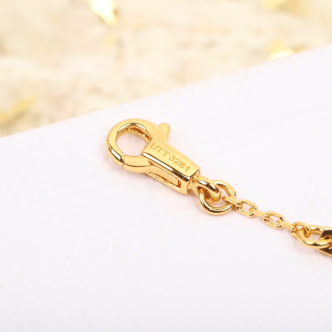 【セリーヌ】ネックレス・ペンダント 0905-3-4