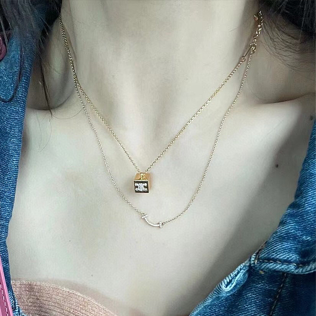 【セリーヌ】ネックレス・ペンダント 0905-3-4