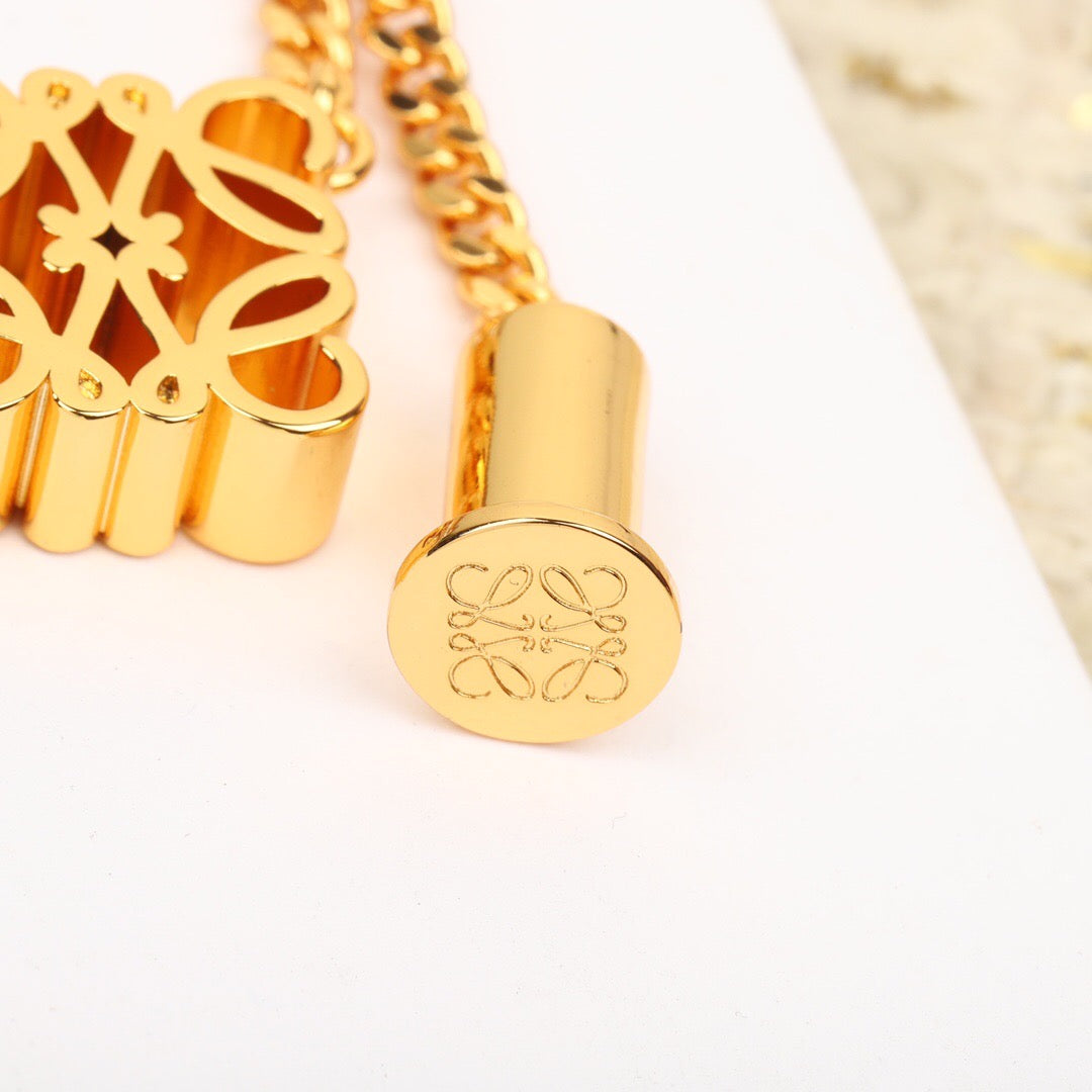 【ロエベ】ネックレス・ペンダント 0804-1-4