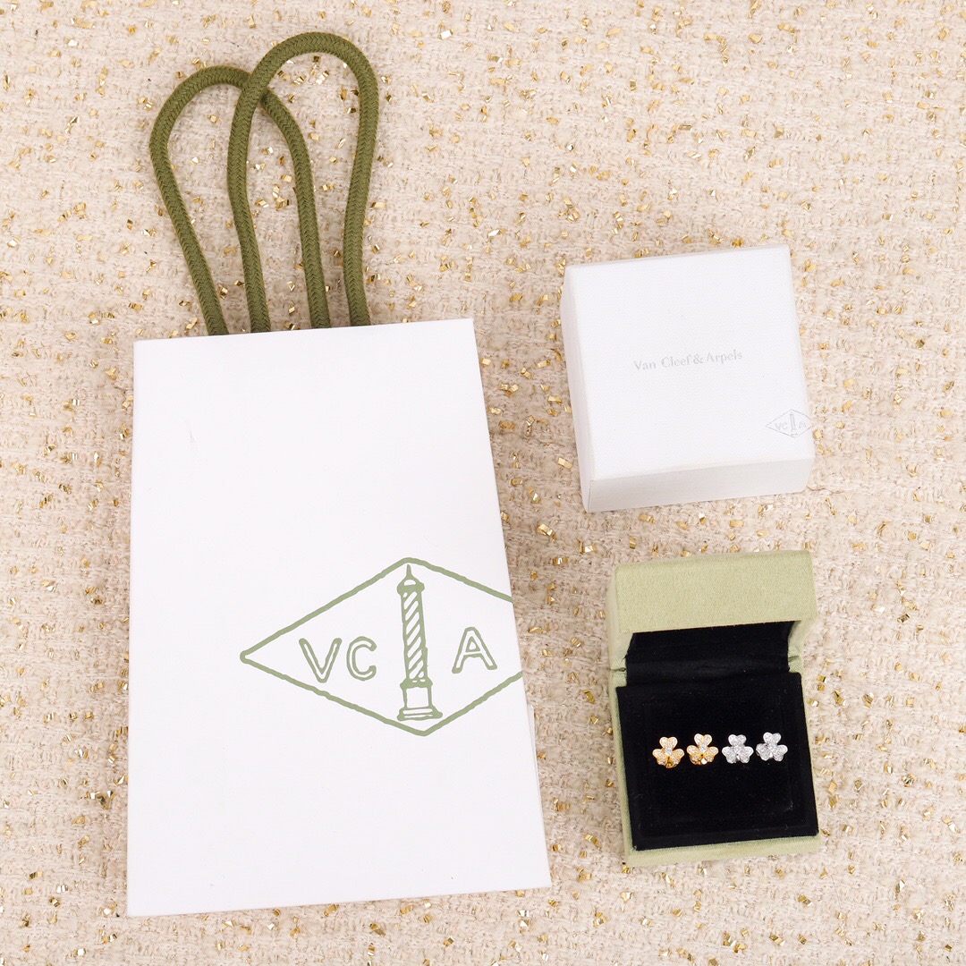 【ヴァンクリーフ】ピアス 0825-2-60