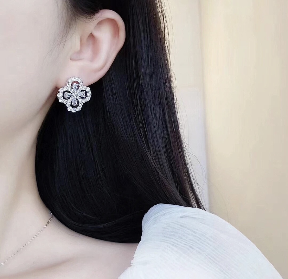 【ハリー・ウィンストン】ピアス   251223-5