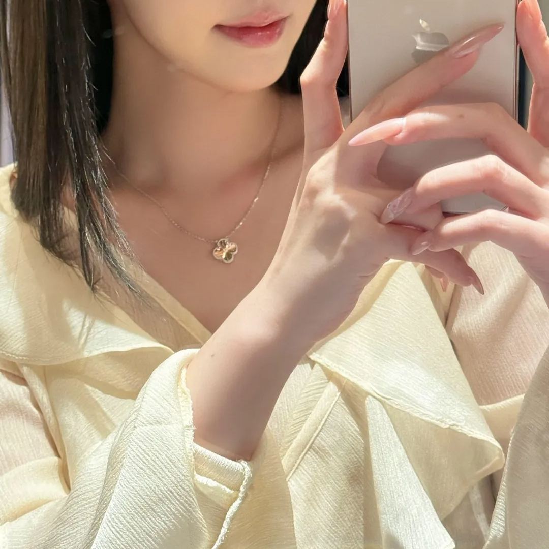 【ヴァンクリーフ】Christmas 限定2024 ネックレス・ペンダント 1015-1-2