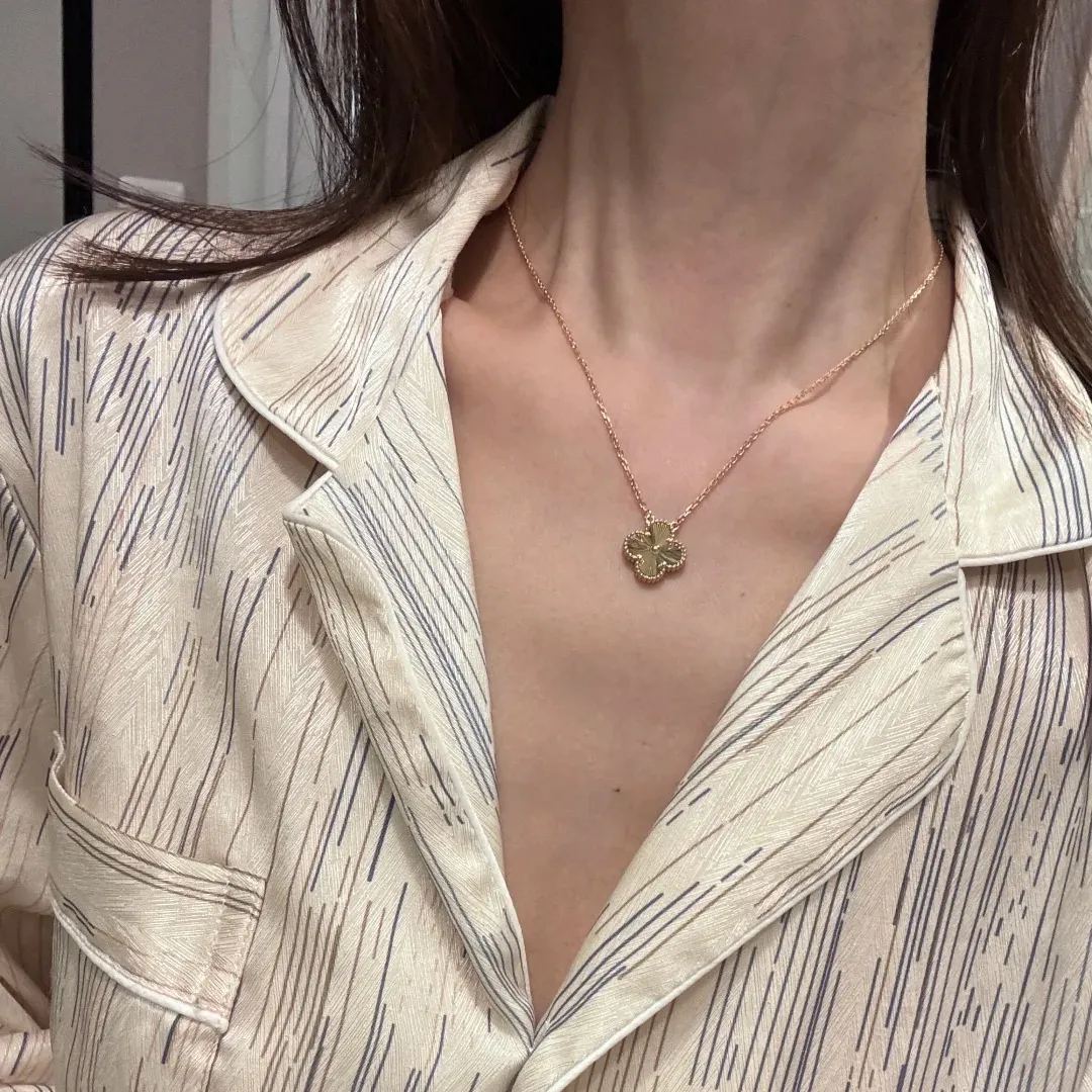 【ヴァンクリーフ】ネックレス・ペンダント0825-4-57