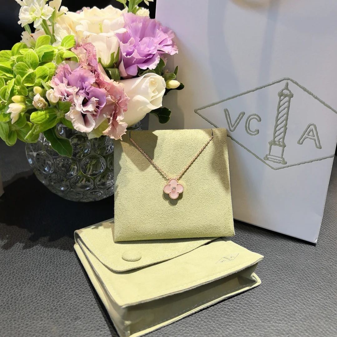 【ヴァンクリーフ】ホリデー限定2025 ネックレス・ペンダント 1029-1-1