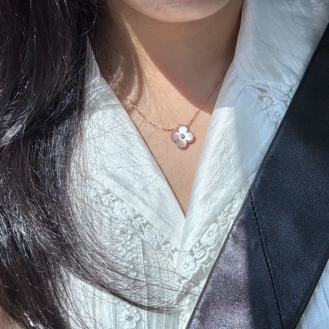 【ヴァンクリーフ】ホリデー限定2025 ネックレス・ペンダント 1029-1-1