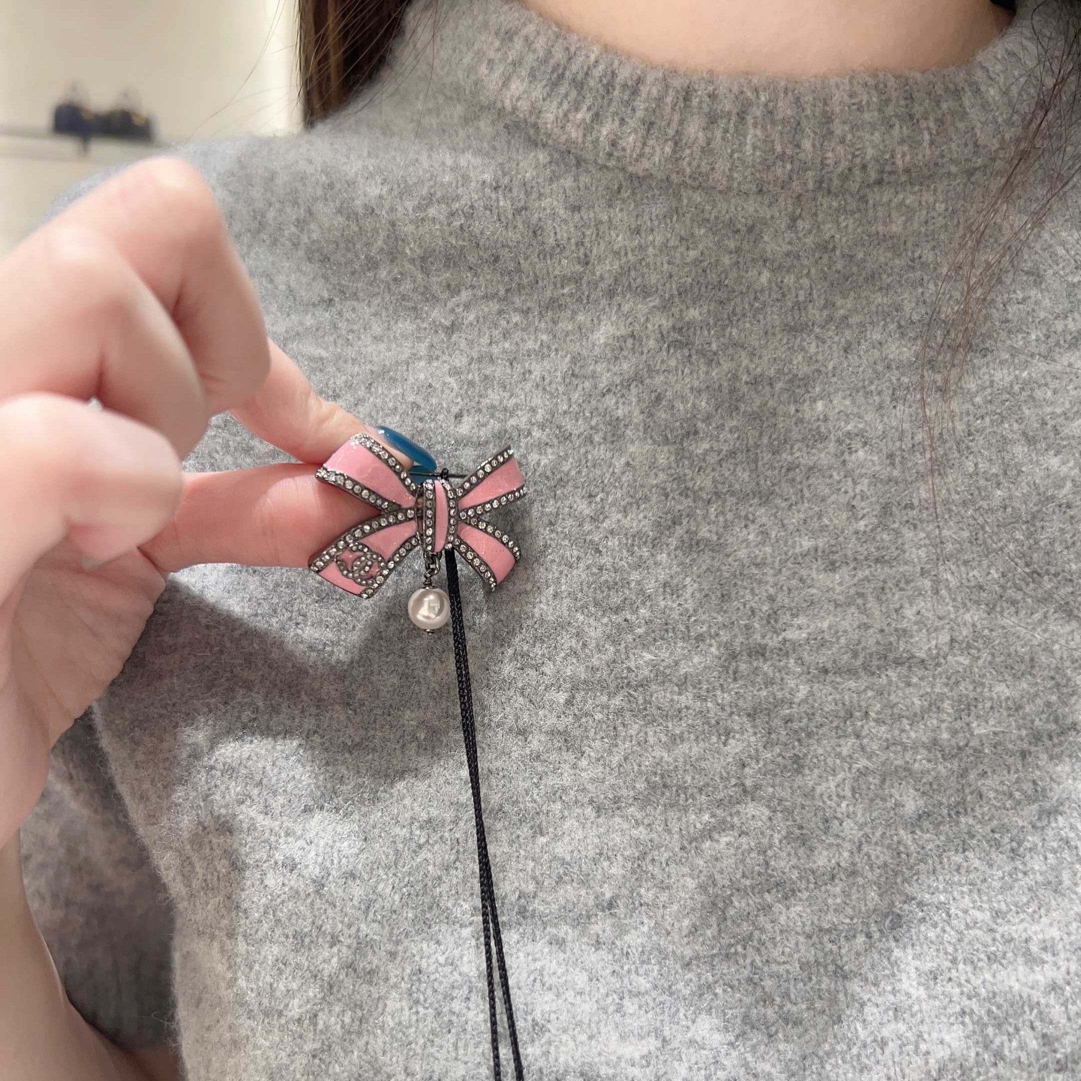 【シャネル】ブローチ・コサージュ 25113-5