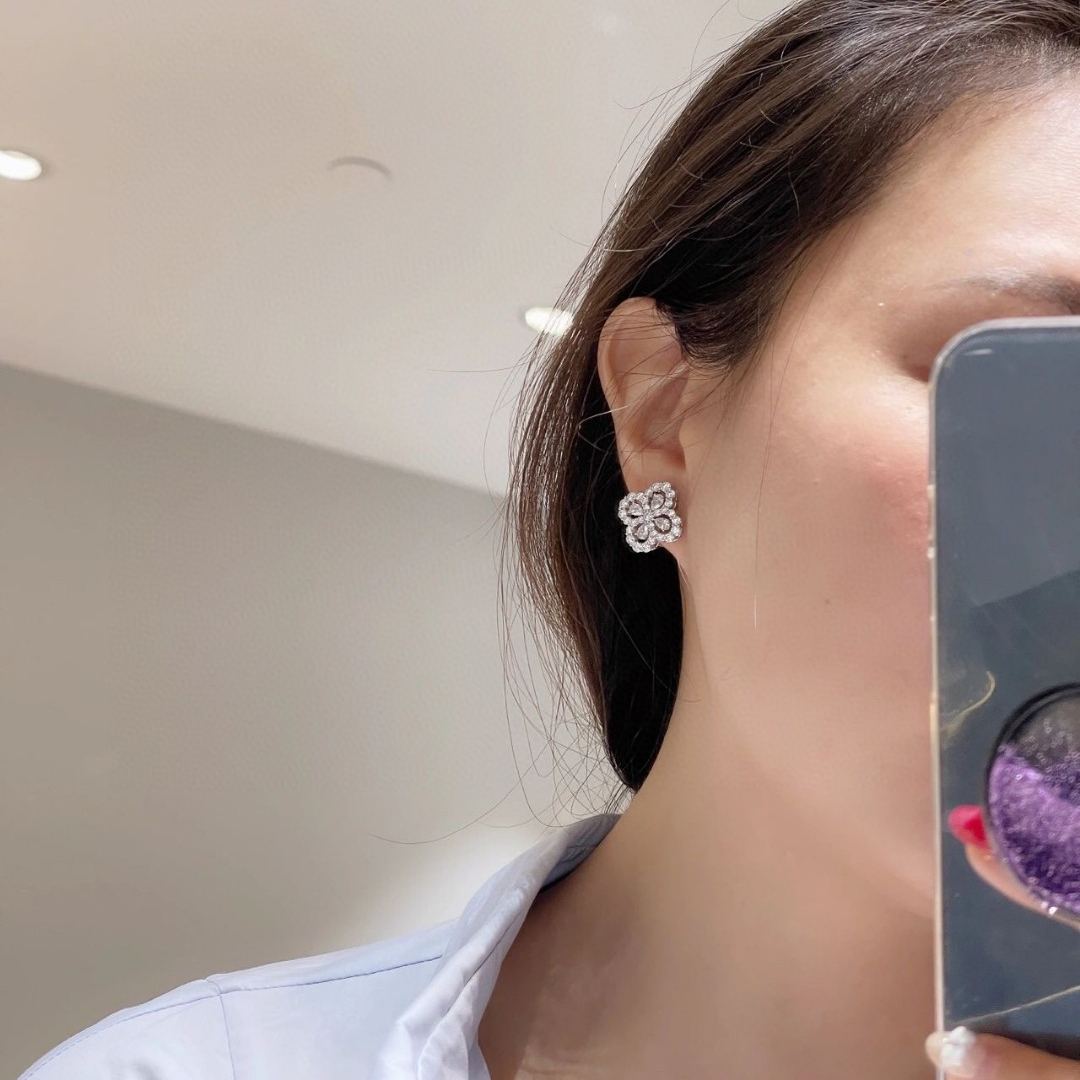 【ハリー・ウィンストン】ピアス251223-5