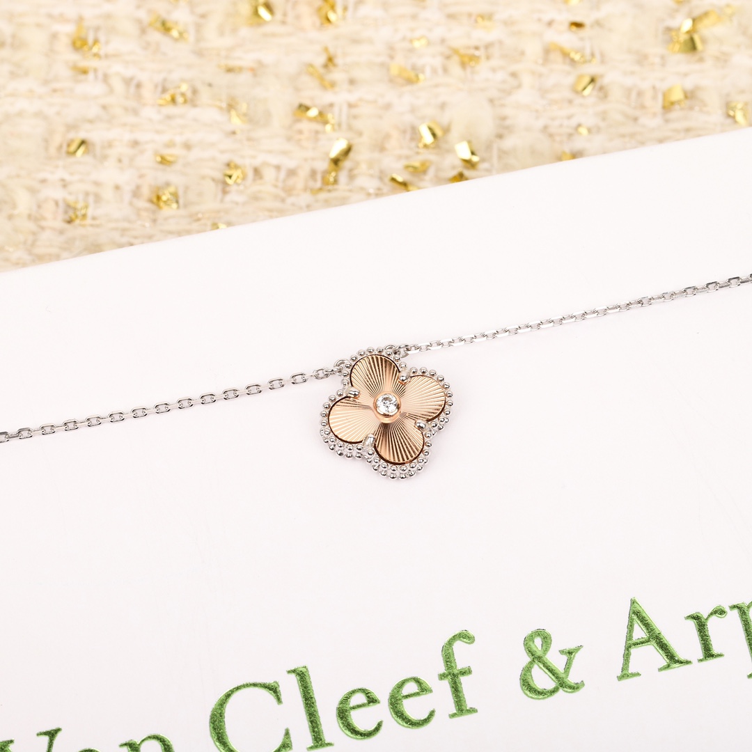 【ヴァンクリーフ】Christmas 限定2024 ネックレス・ペンダント 1015-1-2