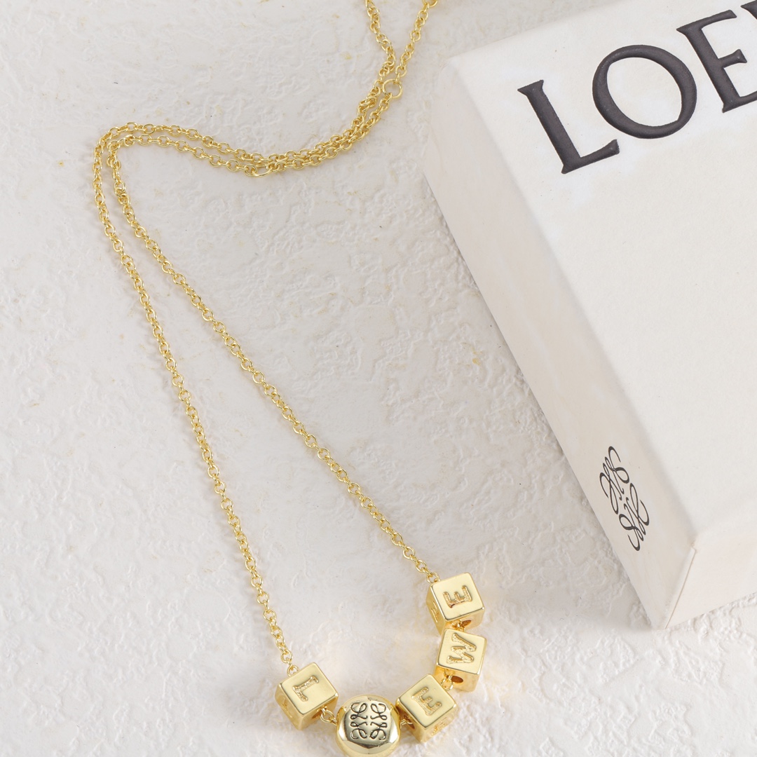 【ロエベ】ネックレス・ペンダント 0828-2-4