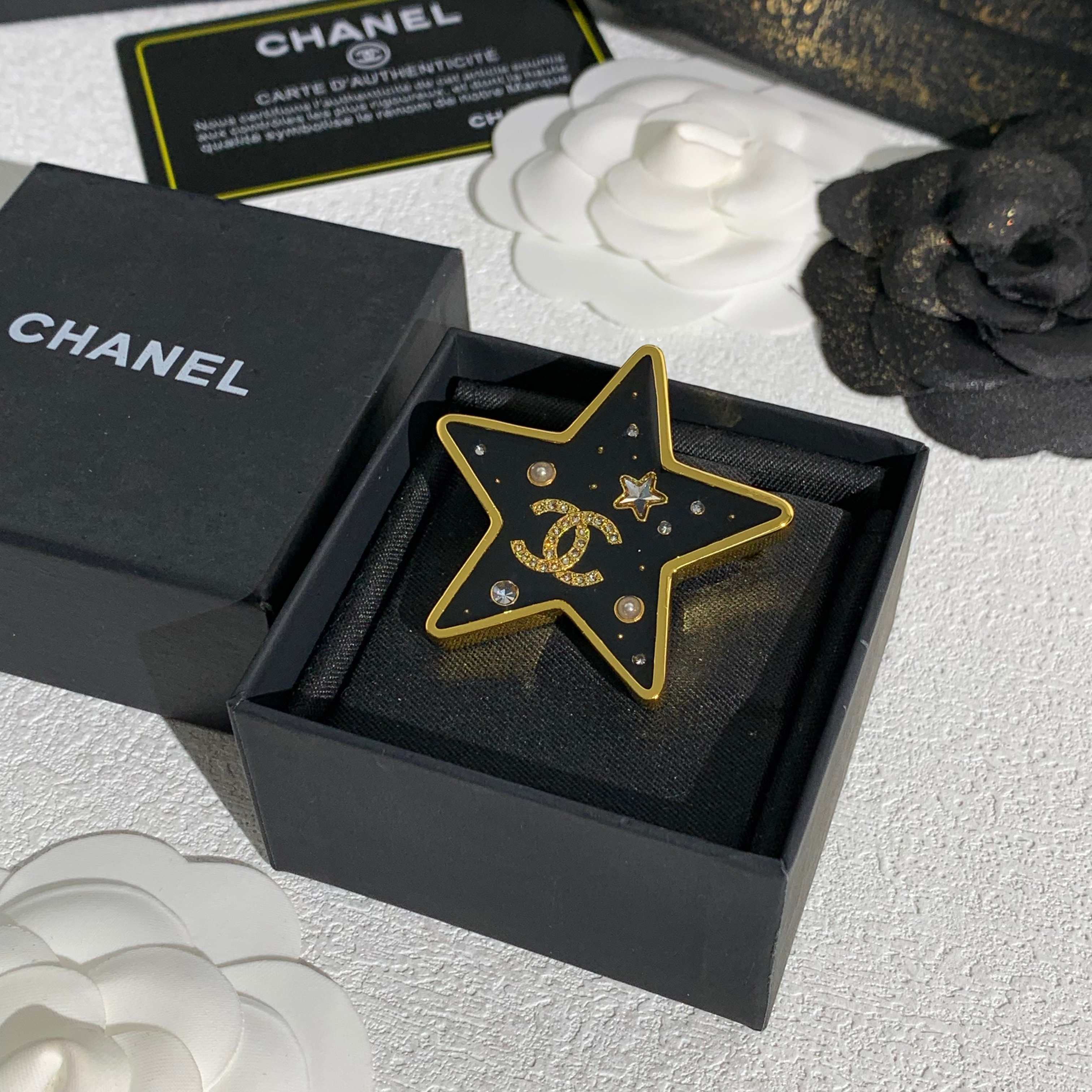 【シャネル】ブローチ・コサージュ26117-3