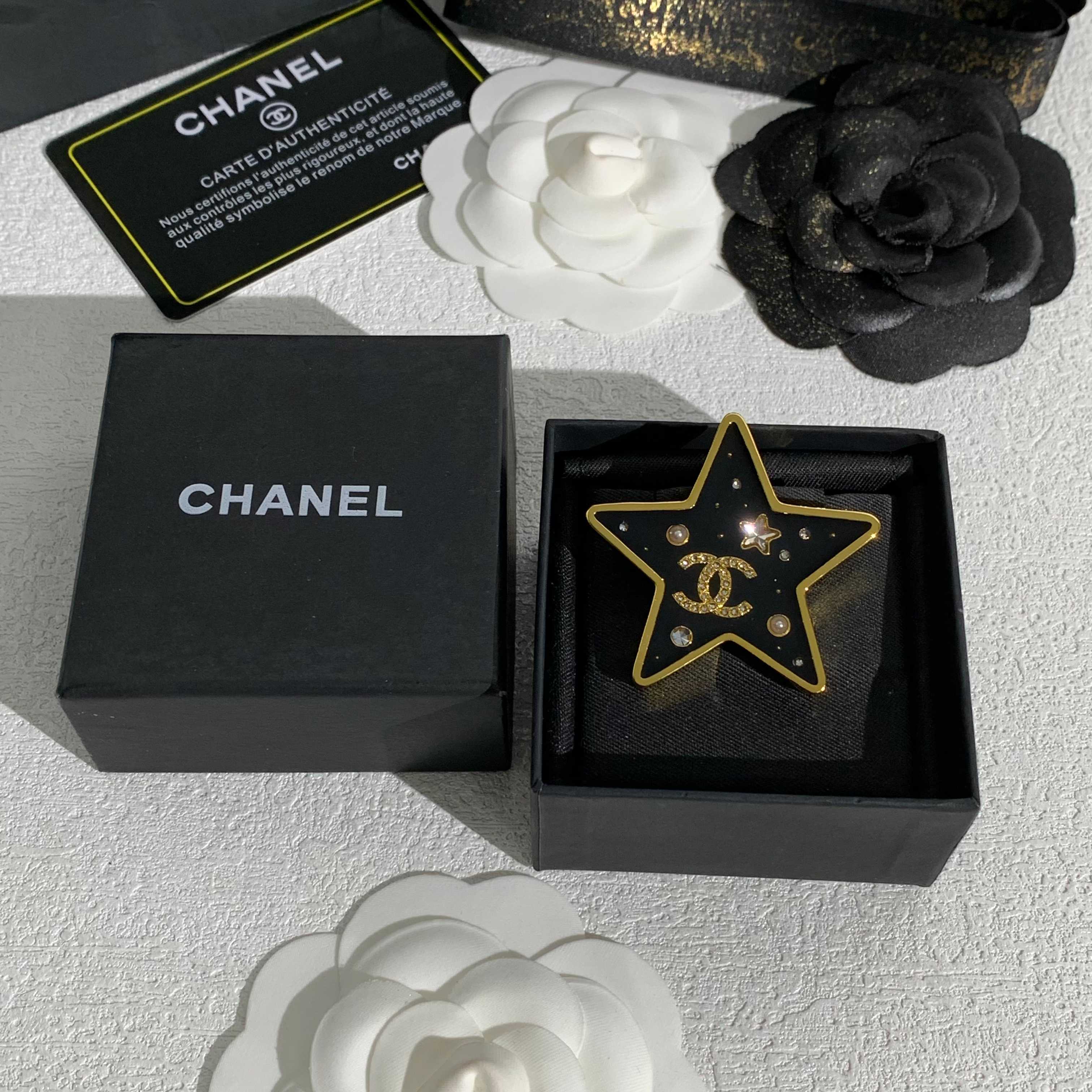 【シャネル】ブローチ・コサージュ26117-3