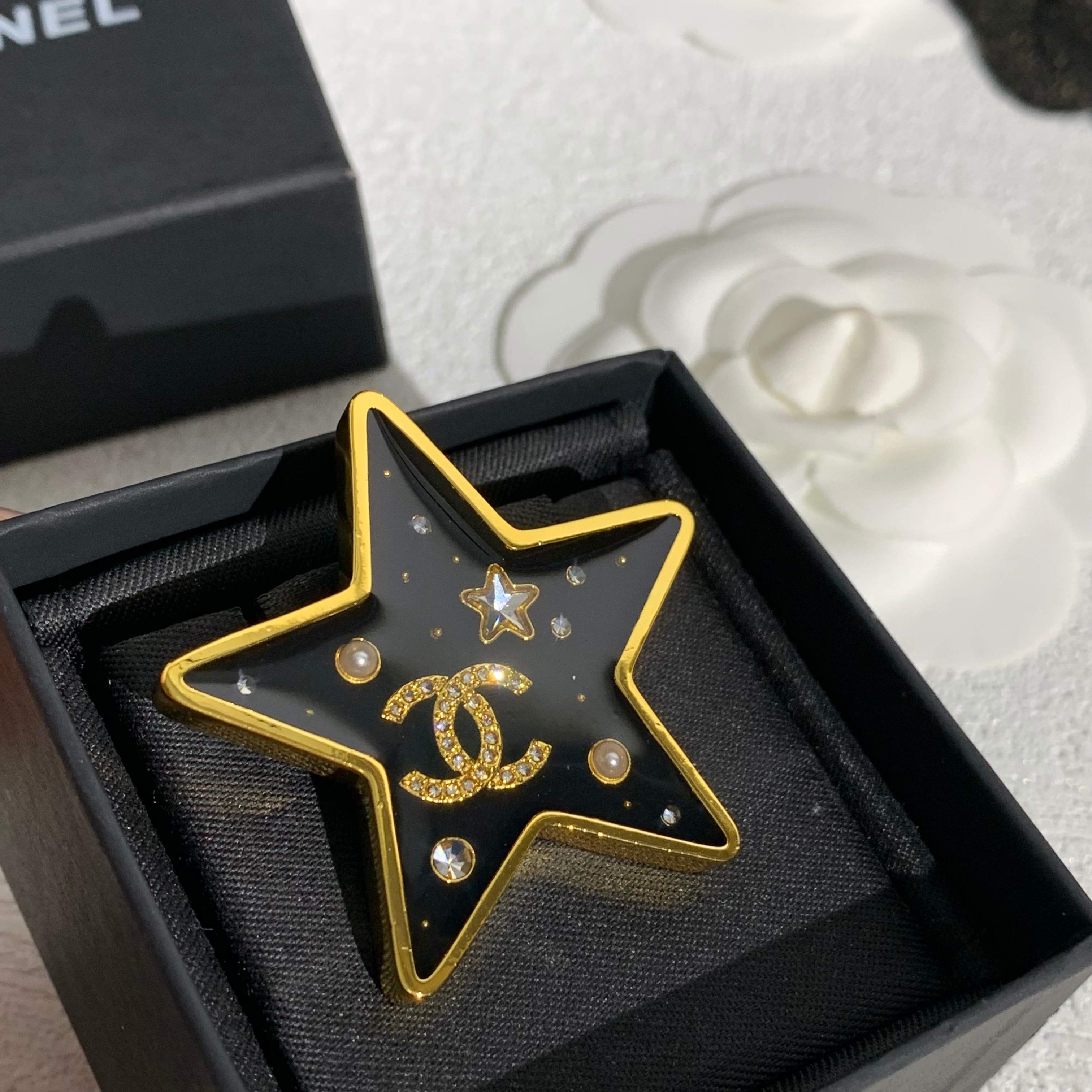 【シャネル】ブローチ・コサージュ26117-3