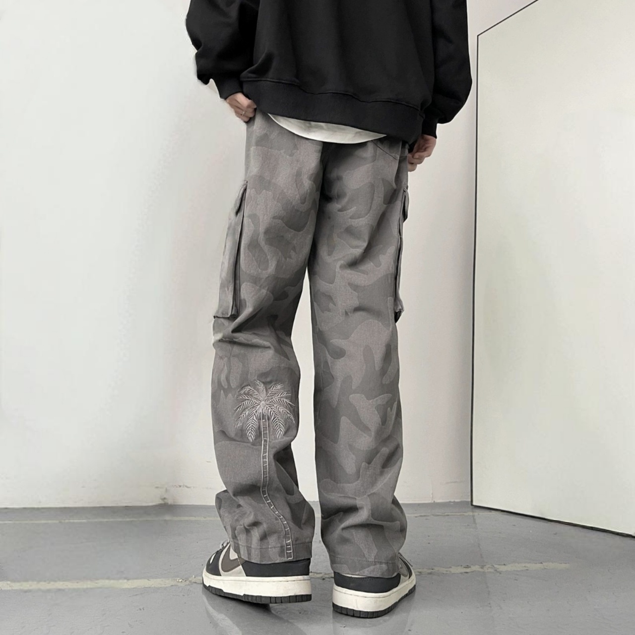 水洗迷彩高街復古刺繡百搭直筒休閒工裝褲-vivivale