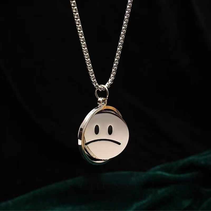 雙面旋轉帥酷吊墜不掉色鈦鋼嘻哈笑臉項鍊
