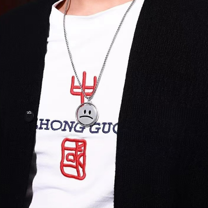 雙面旋轉帥酷吊墜不掉色鈦鋼嘻哈笑臉項鍊