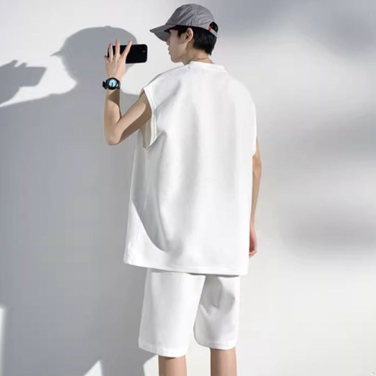 【套裝】冰絲速乾運動風健身無袖背心+短褲兩件套裝-vivivale