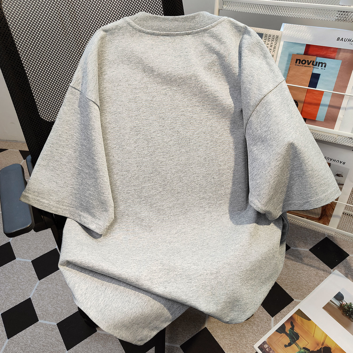 純棉貓咪塗鴉印花男女同款休閒圓領短袖t恤-vivivale