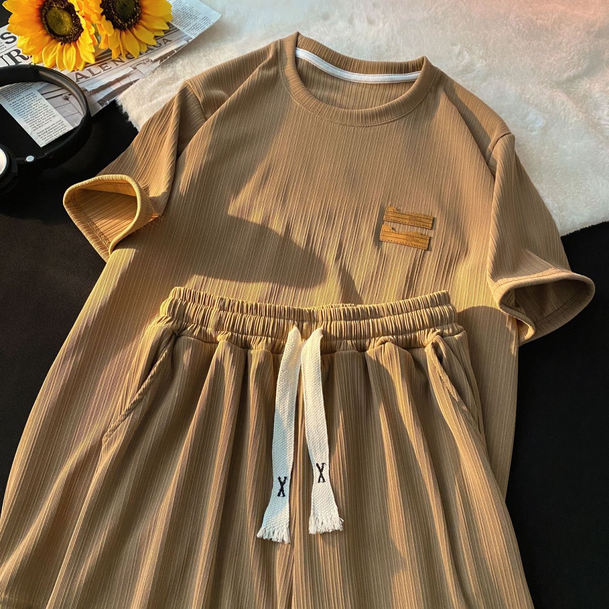 【套裝】冰絲運動風簡約休閒圓領短袖+短褲兩件套裝-vivivale