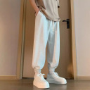 灰色