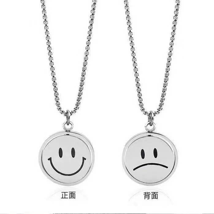 雙面旋轉帥酷吊墜不掉色鈦鋼嘻哈笑臉項鍊