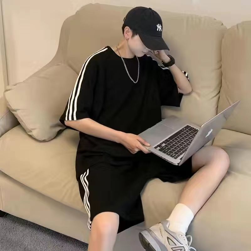 【套裝】休閒男女情侶款三條杠短袖T恤+短褲兩件套裝-vivivale