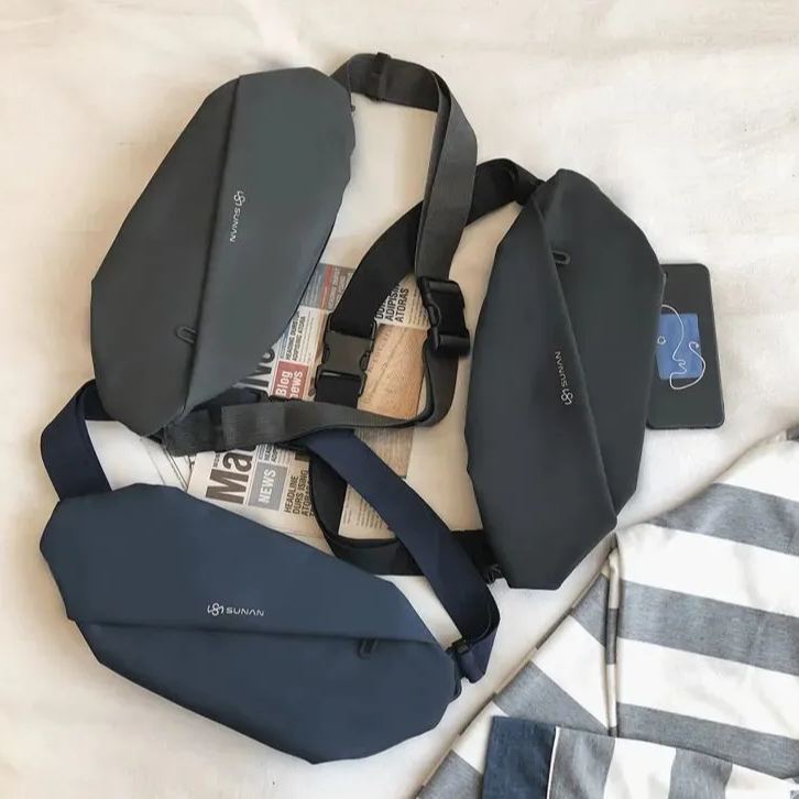 Ins 潮酷單肩百搭休閒機能大容量吸扣斜挎包