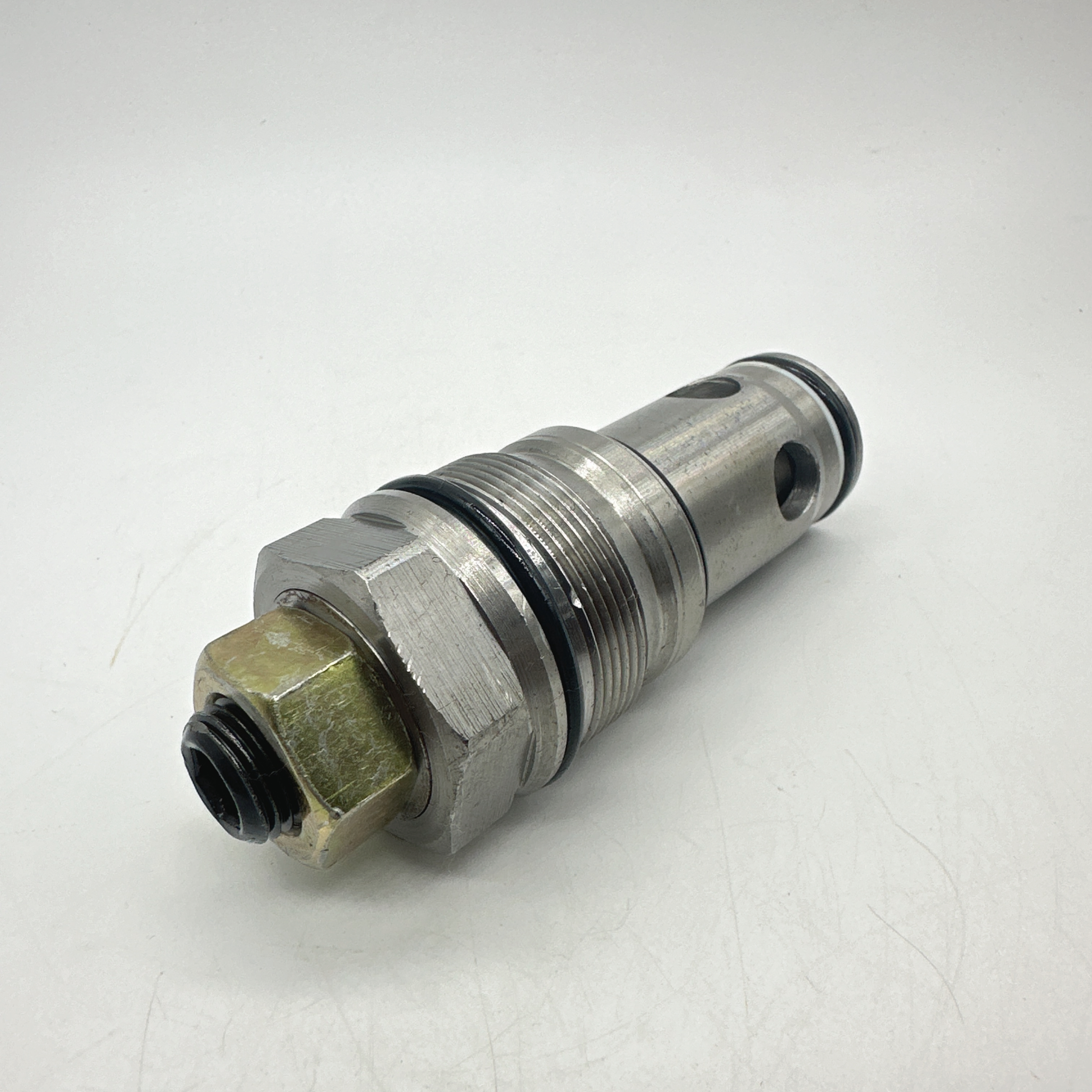Liebherr Komatsu excavator universal relief valve. Compatible part number; 901225317 R901225317