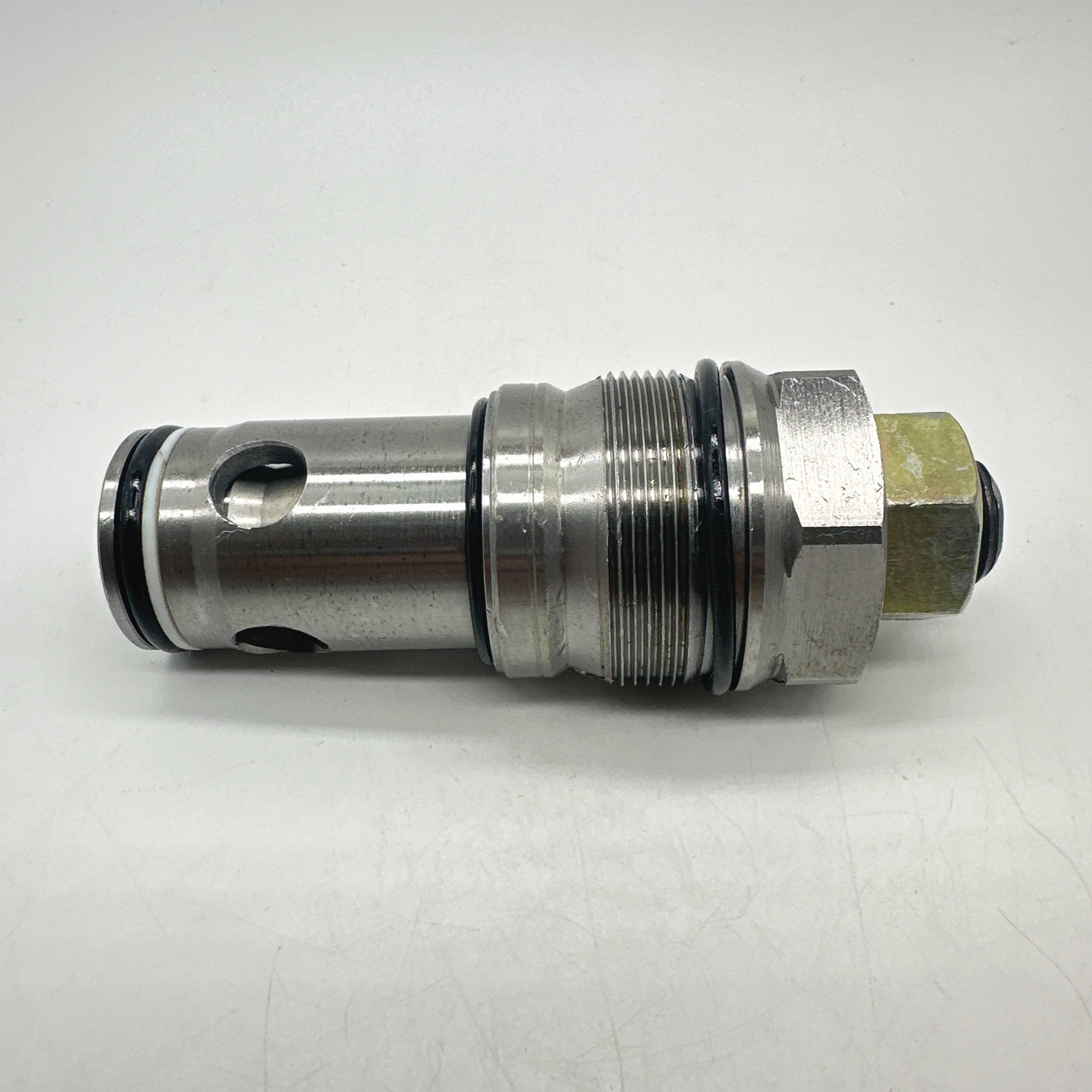 Liebherr Komatsu excavator universal relief valve. Compatible part number; 901225317 R901225317