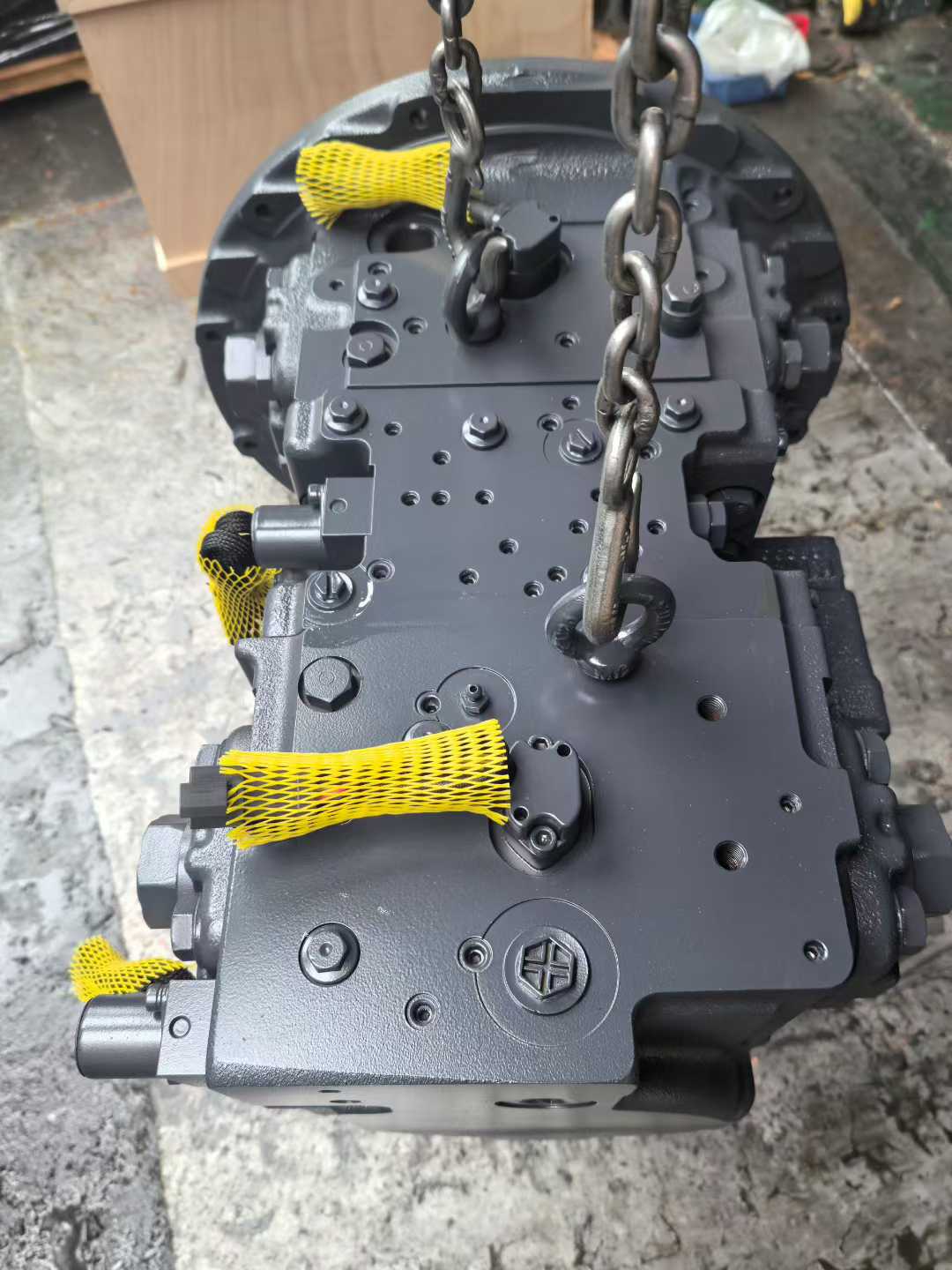 Komatsu PC210-10MO, hydraulic pump 708-2G-00320/708-2G-00620