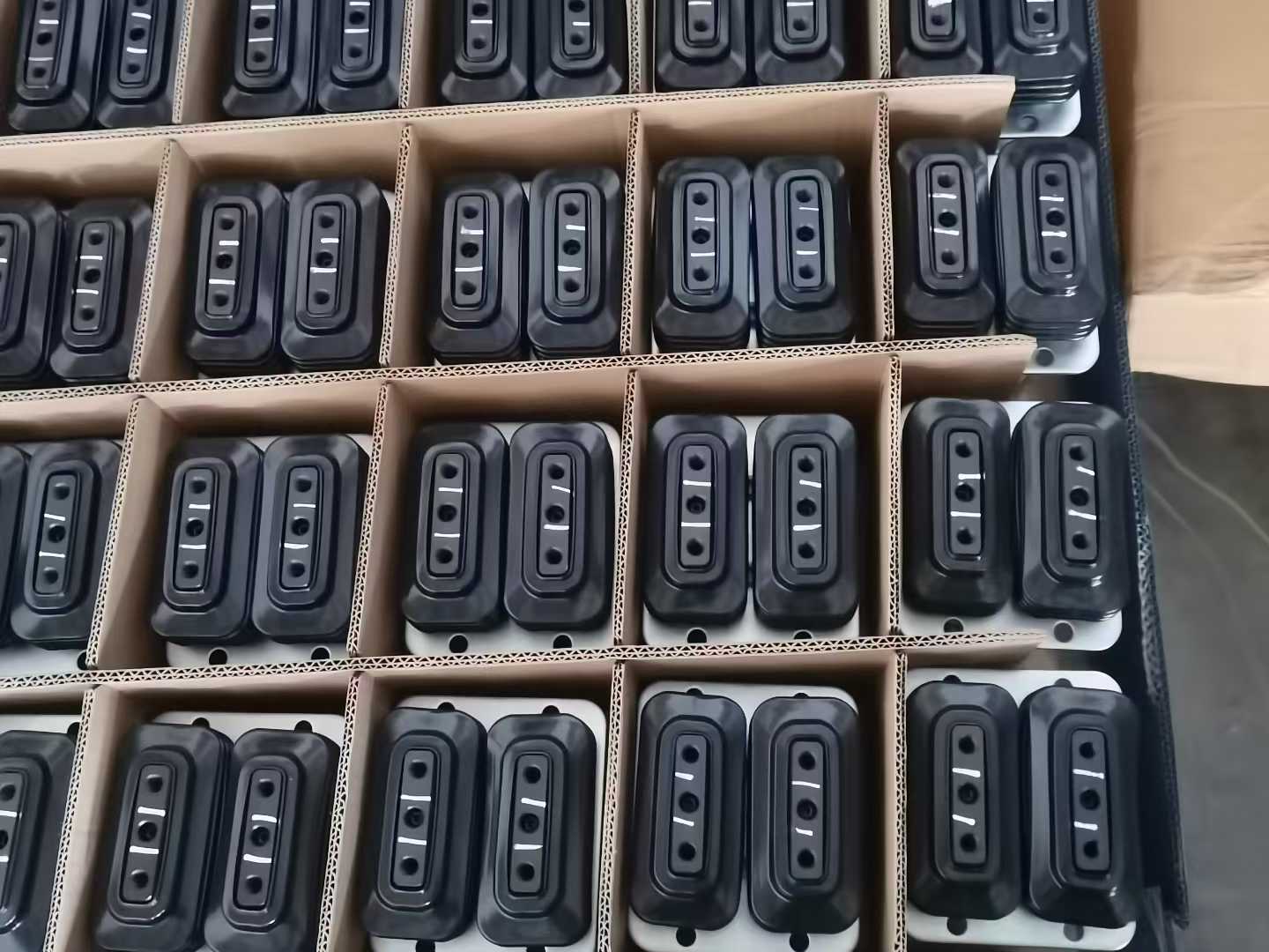 8-port constant pressure foot valve