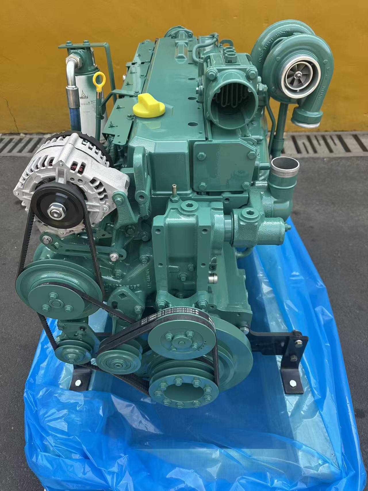 VOLVO. D7D engine assembly