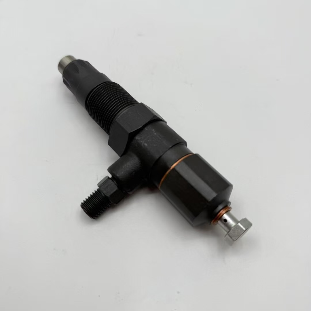 EX50UR forklift, C240 fuel injector 5-15300039-1