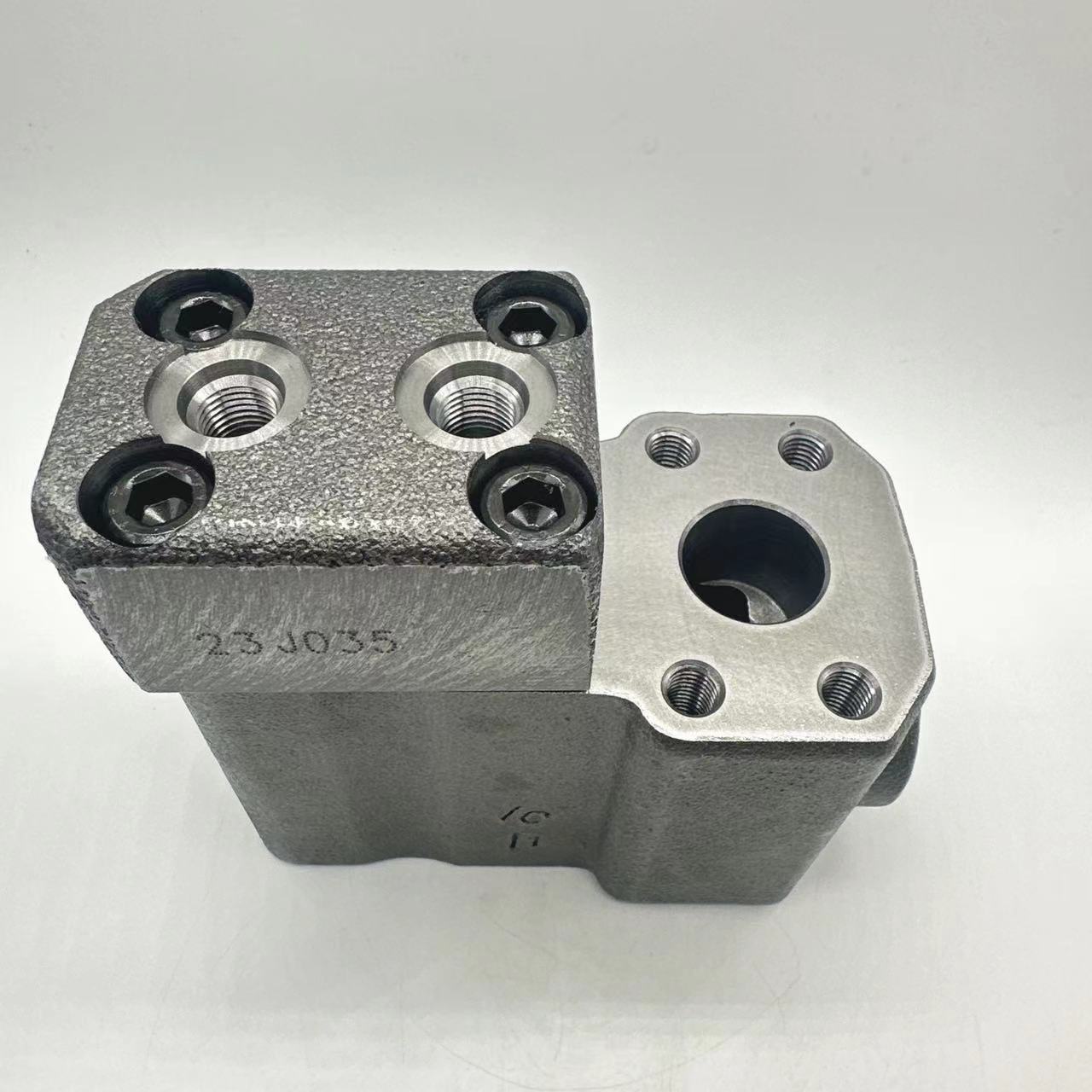 DOOSAN DH220-5 Check Valve / Relief Valve. 2420-1209A 14602562 SA7270-1100