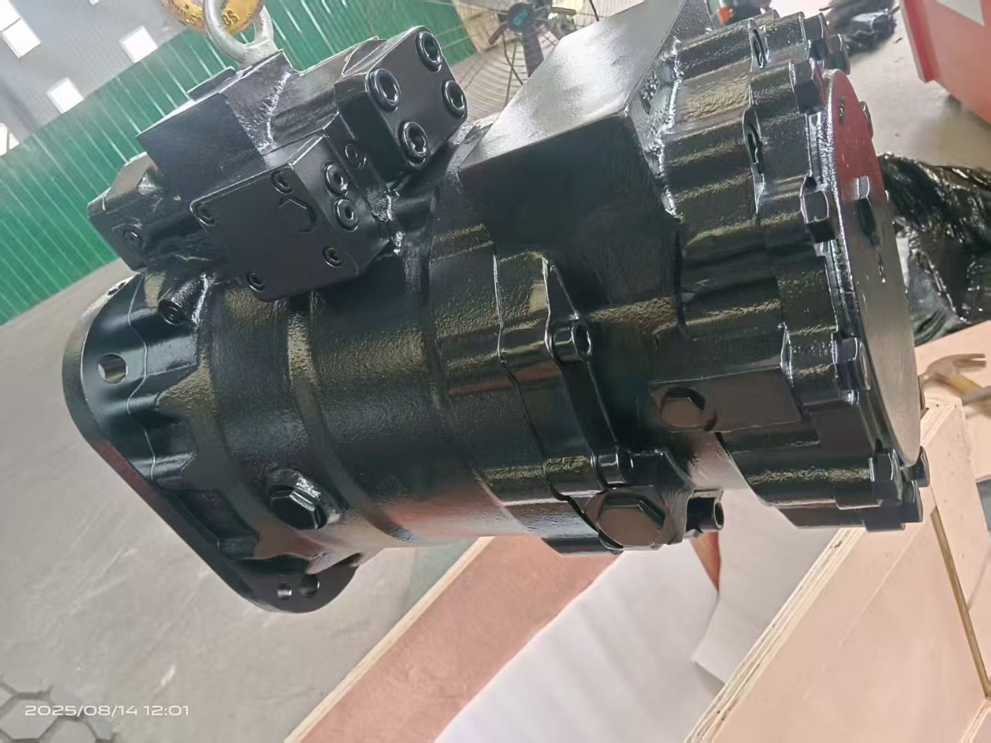 4396991 TRAVEL MOTOR  for  EX1800-3,EX1900-6