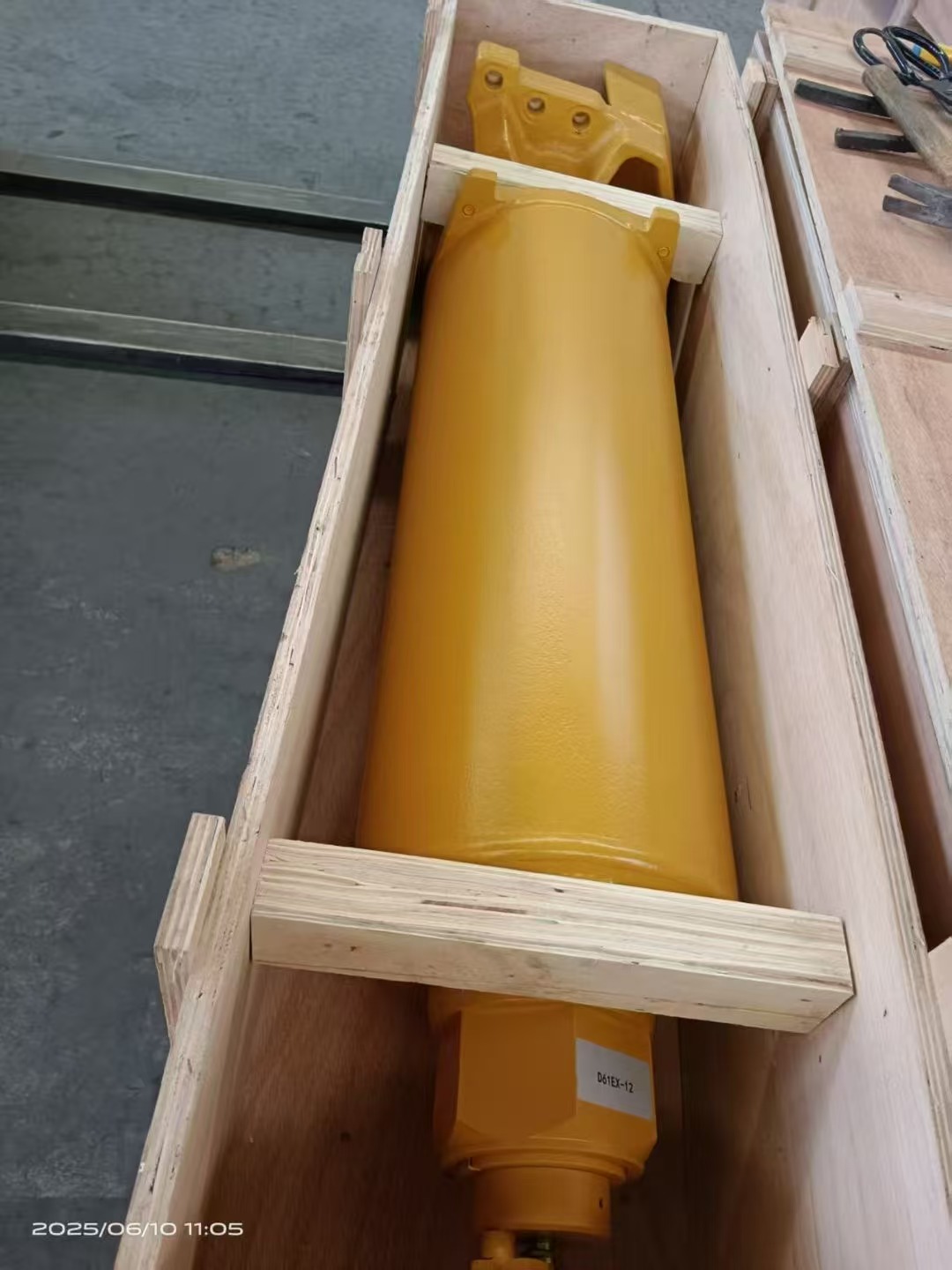 134-30-73161 Komatsu bulldozer D61EX-12 has tightened ​14Z-30-31111 D65EX-12 tightened