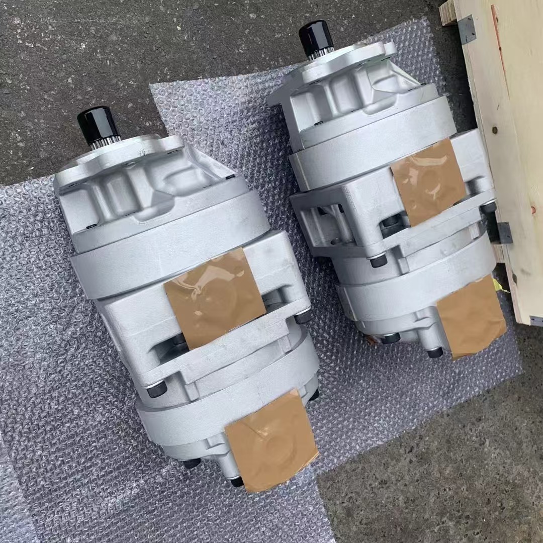 705-53-42010。Komatsu WA600 loader