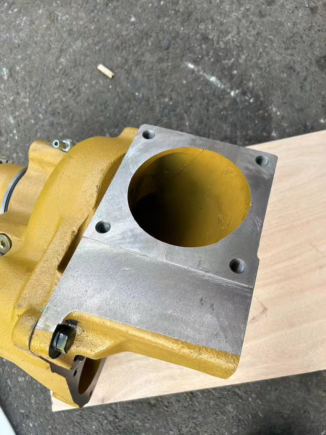 Komatsu OEM WATER PUMP in stock 6219-61-1100  6215-61-1506   6219-61-1102 Pump