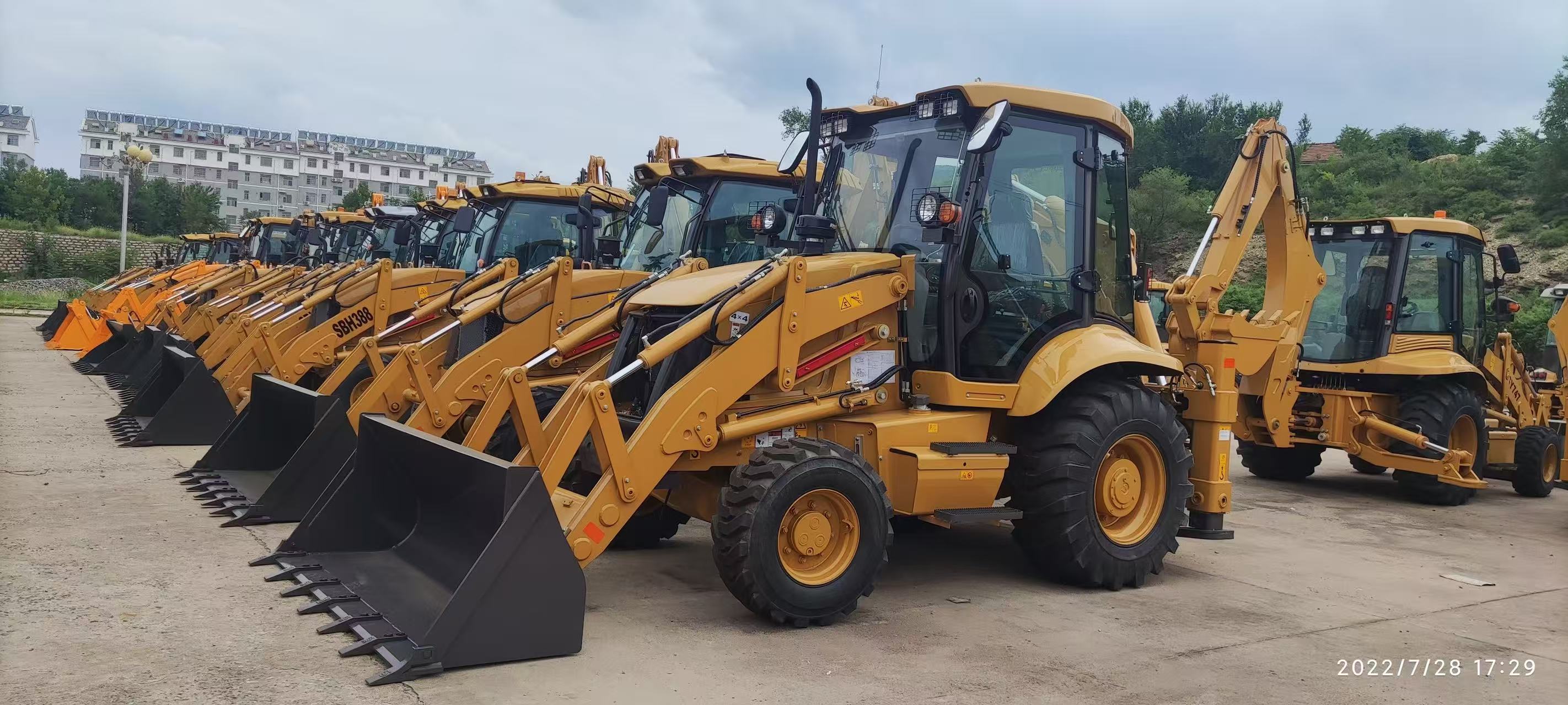7.6-ton four-wheel drive fully liquid-filled wheeled excavator