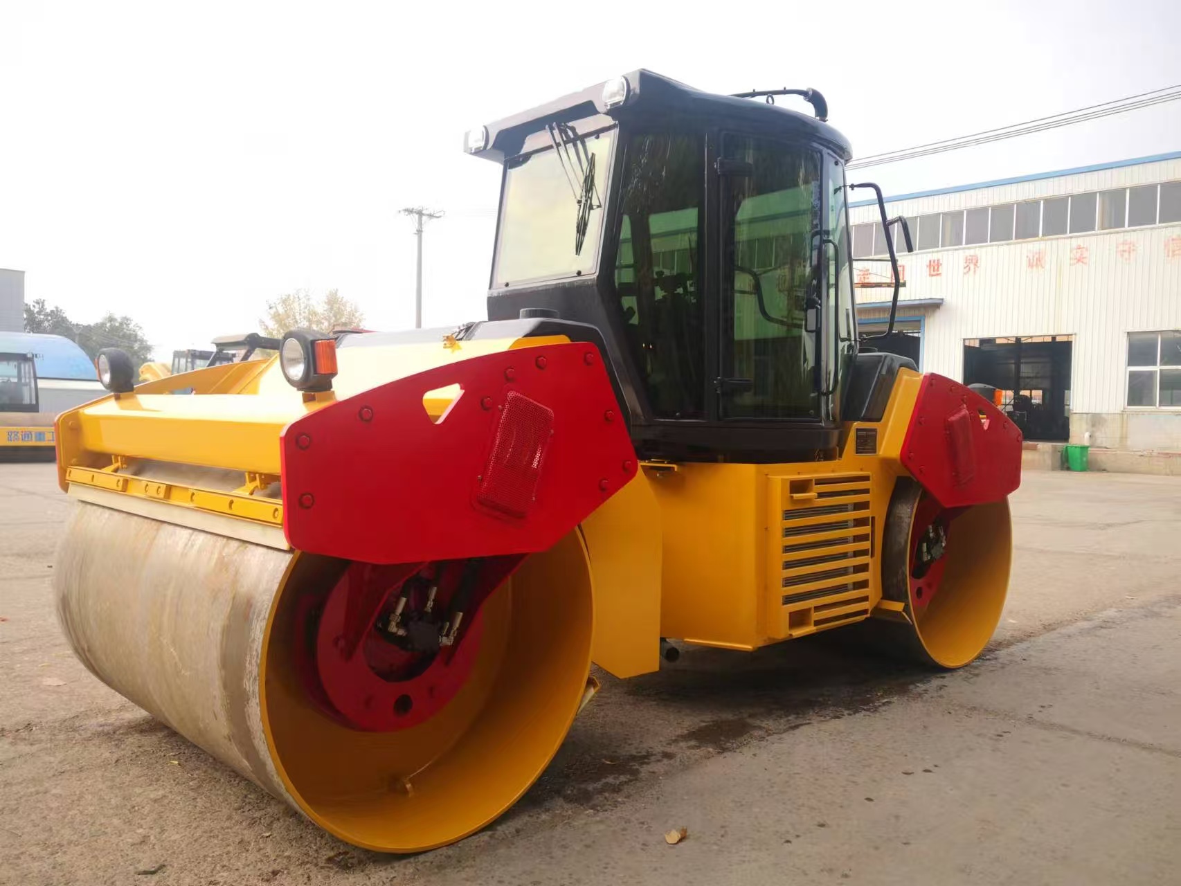 12-ton dual-drive/dual-vibration/dual-steel-wheel, fully hydraulic paver