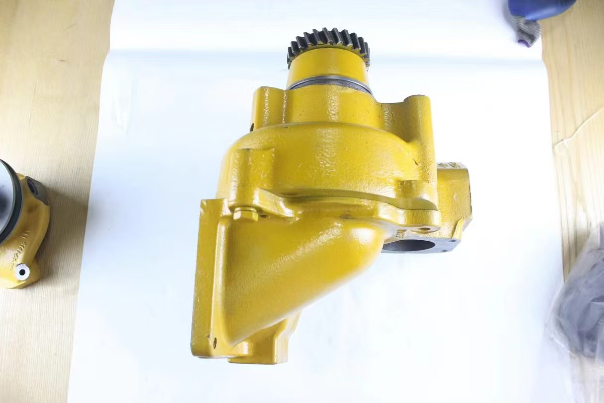 Komatsu OEM WATER PUMP in stock 6219-61-1100  6215-61-1506   6219-61-1102 Pump