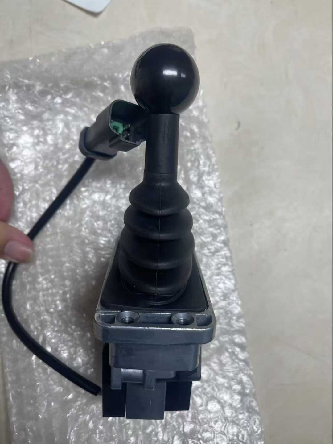 CAT 966H loader, 361-6015 handle valve