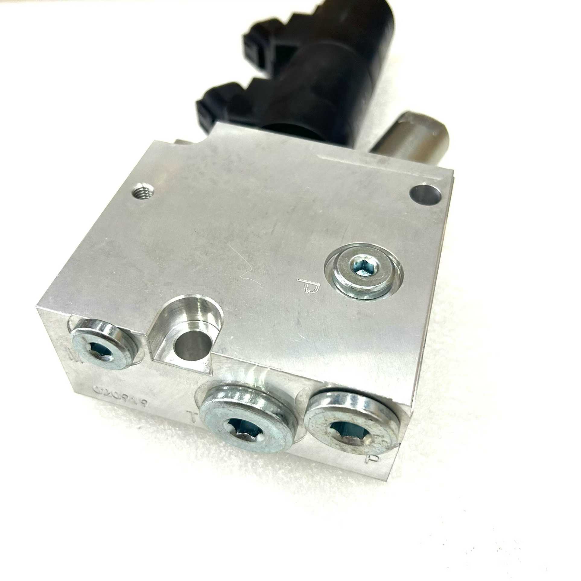 DOOSAN 31N4-30132 Electromagnetic Valve