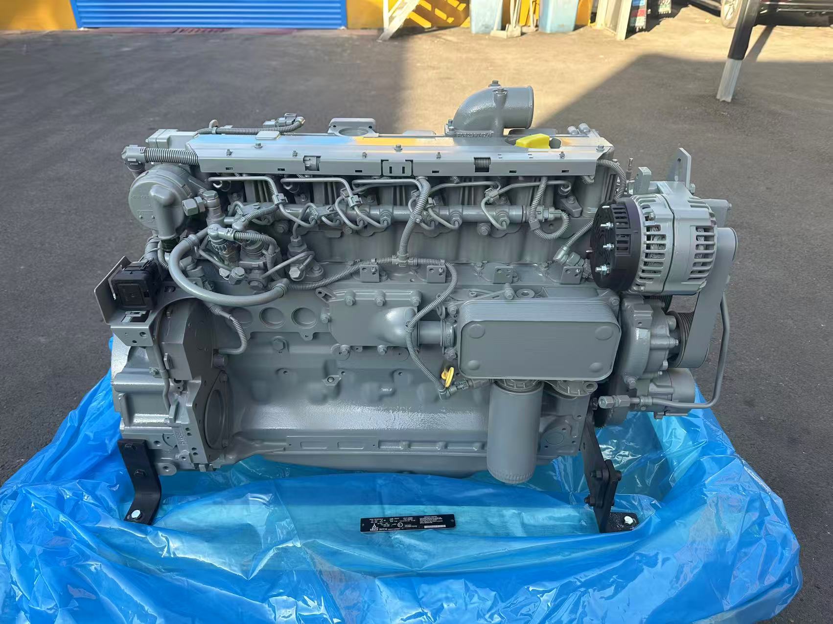 German Deutz TCD2012 L06 2V engine