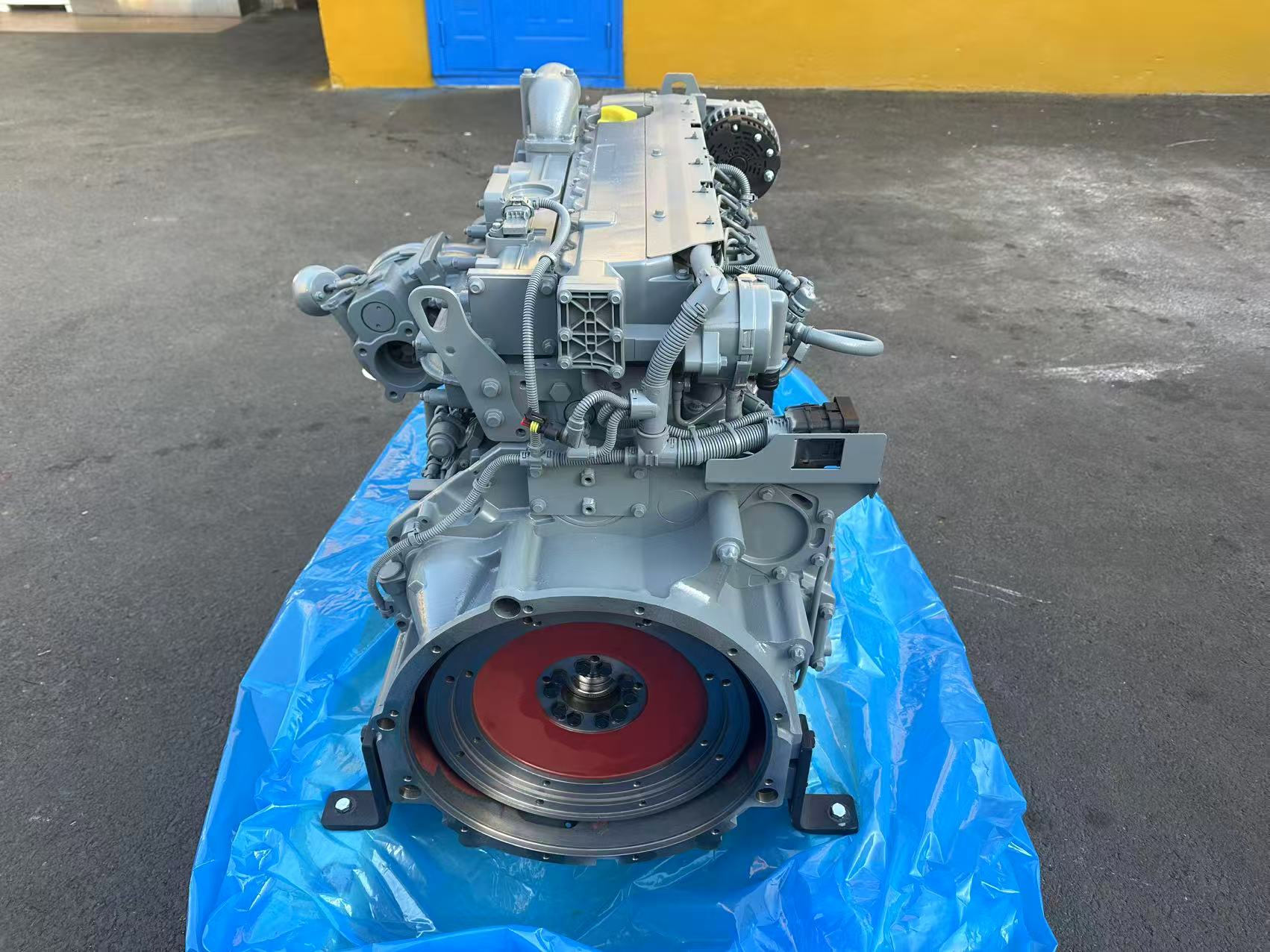 German Deutz TCD2012 L06 2V engine