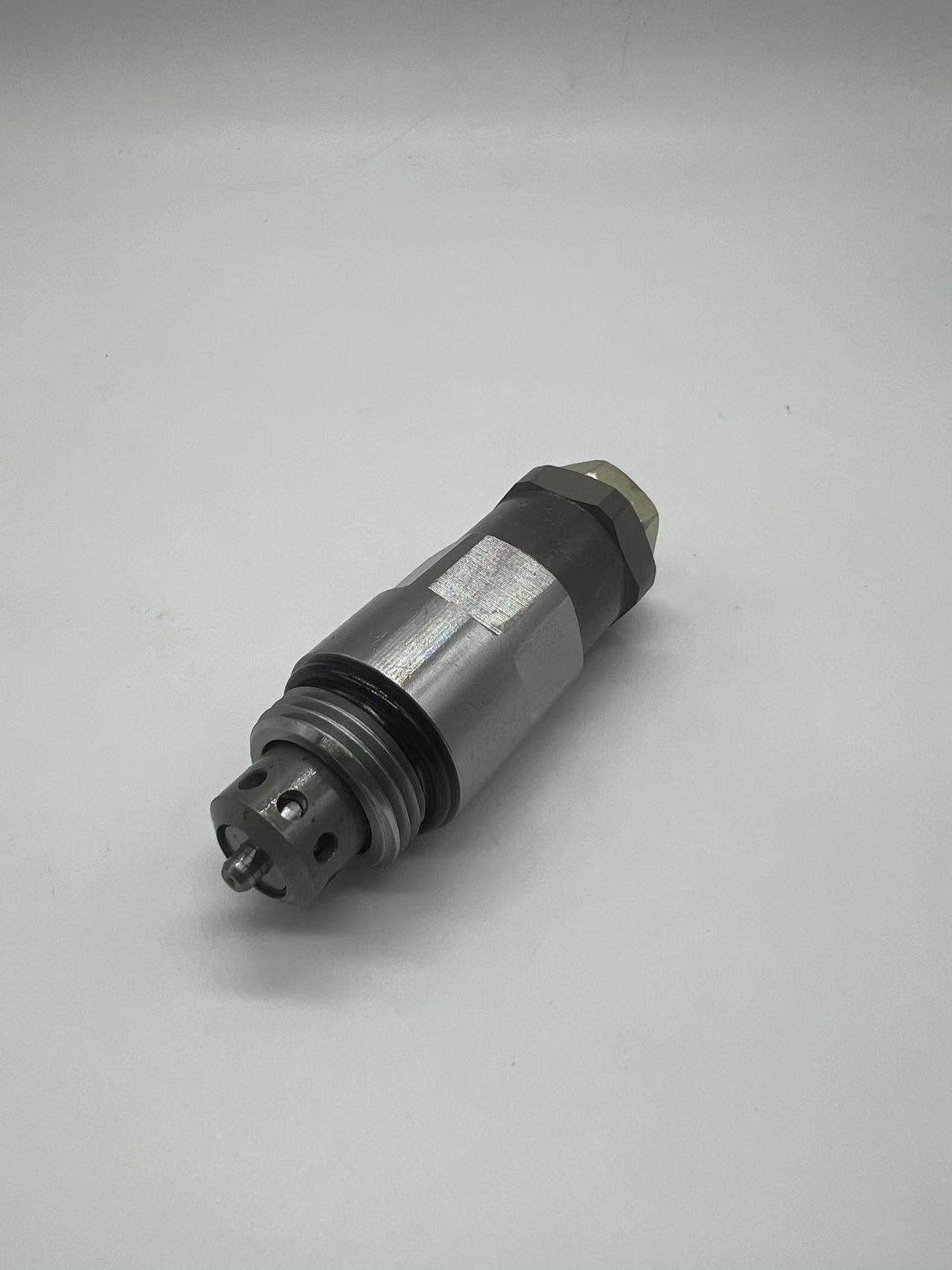 Hitachi EX75, EX200, EX200-5, ZAX330/4358914 Main Valve Overflow Valve 709-70-7470