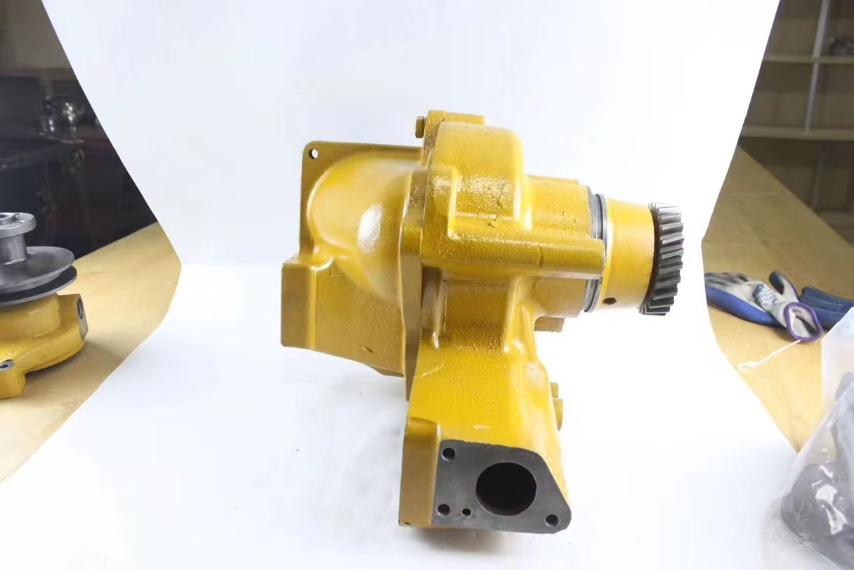 Komatsu OEM WATER PUMP in stock 6219-61-1100  6215-61-1506   6219-61-1102 Pump
