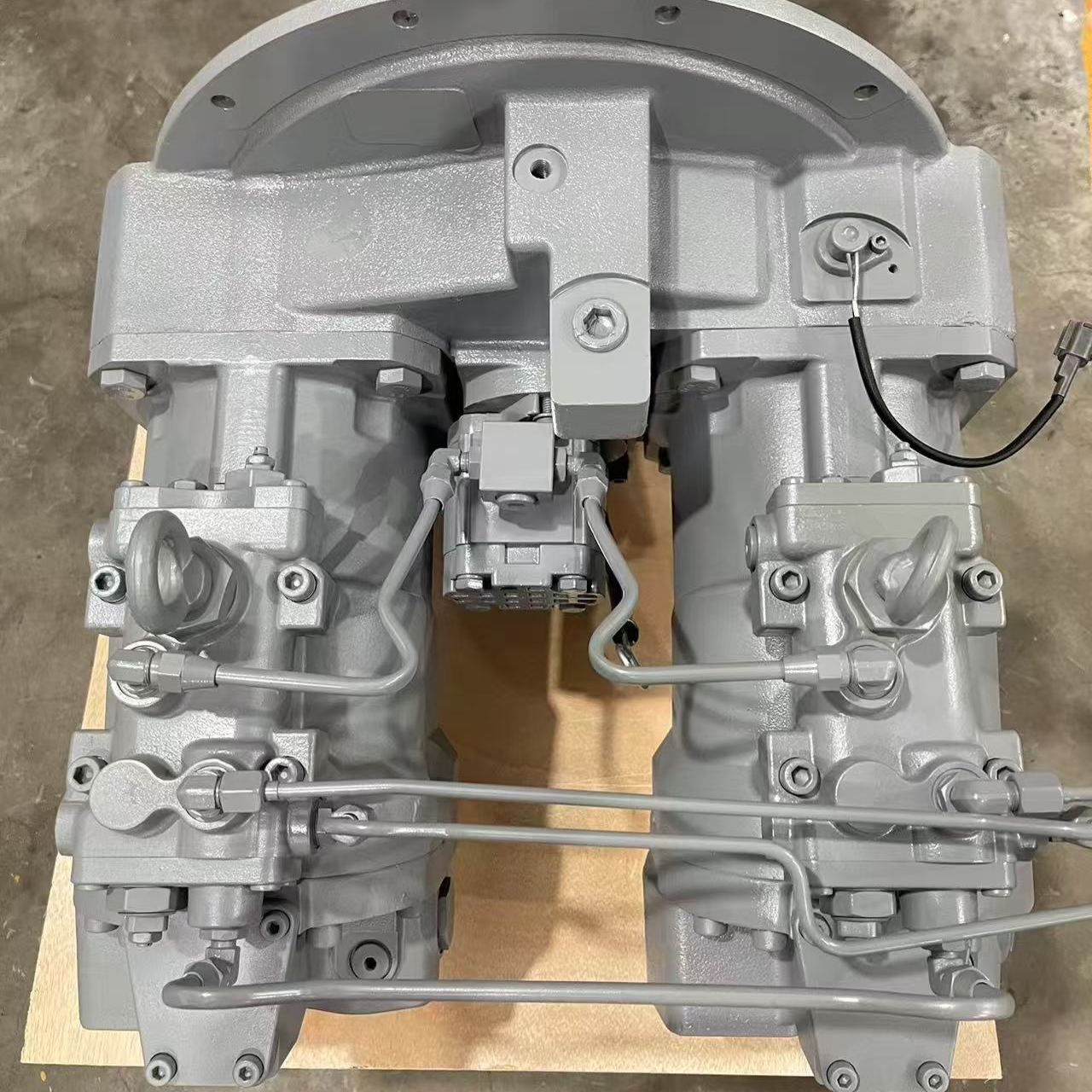 Hitachi ZX330/ZX350-5G excavator main hydraulic pump, part numbers 9195241,9195242, 9207291