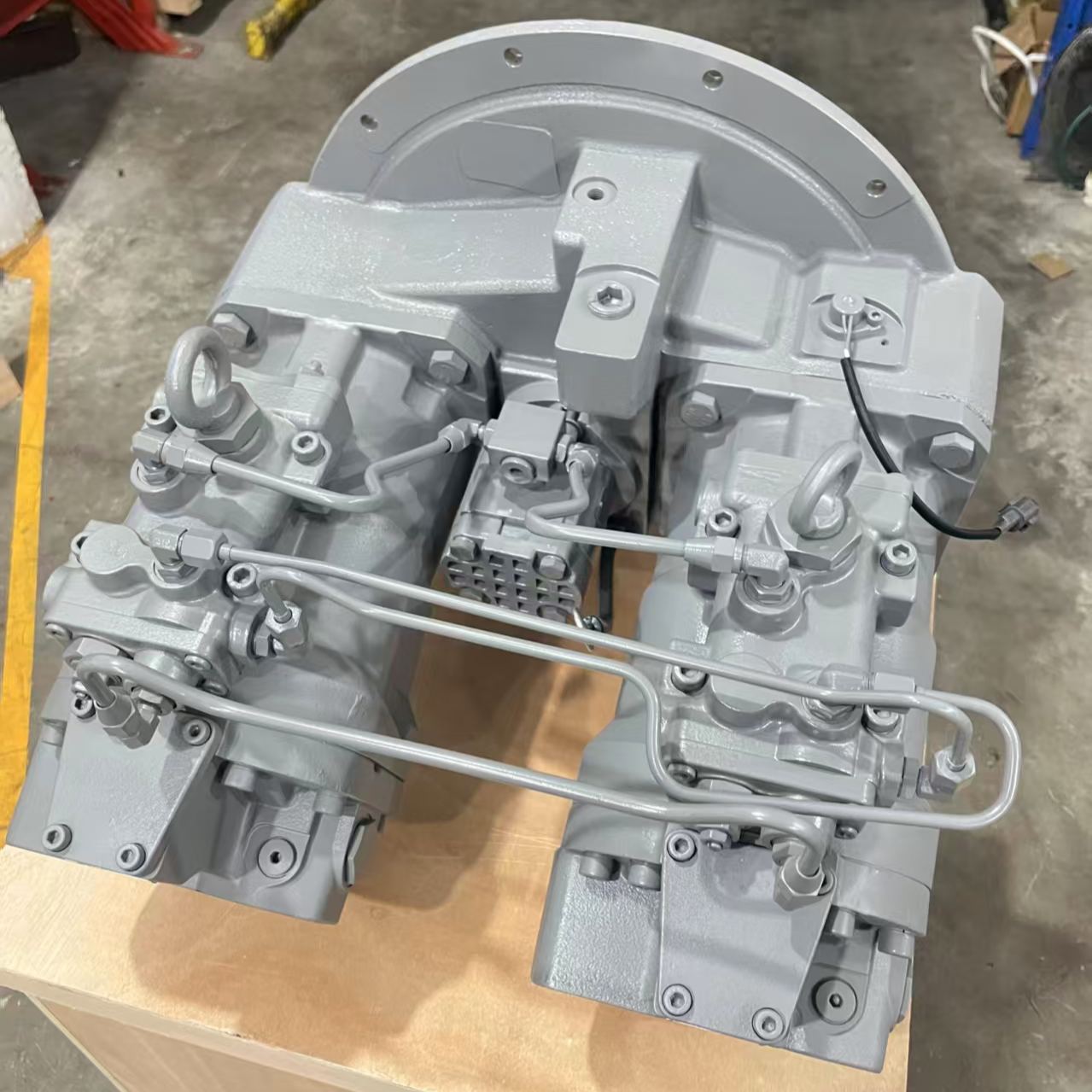 Hitachi ZX330/ZX350-5G excavator main hydraulic pump, part numbers 9195241,9195242, 9207291