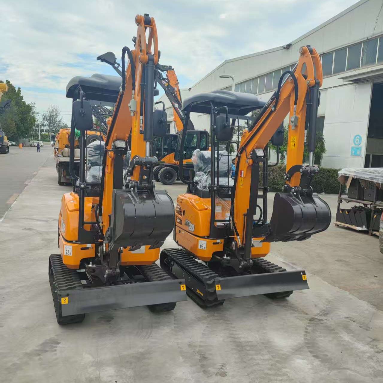 xn18 rubber crawler mini excavator