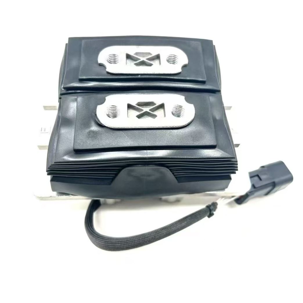 CAT320GC 561-Electrically controlled foot pedal valve